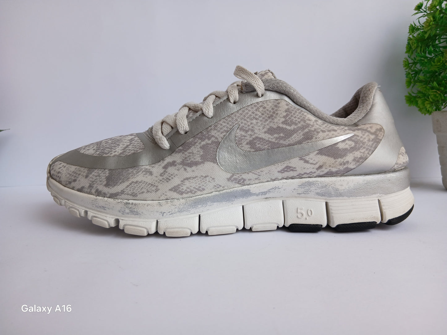 Nike Free 5.0 Shoe - EUR Size 40