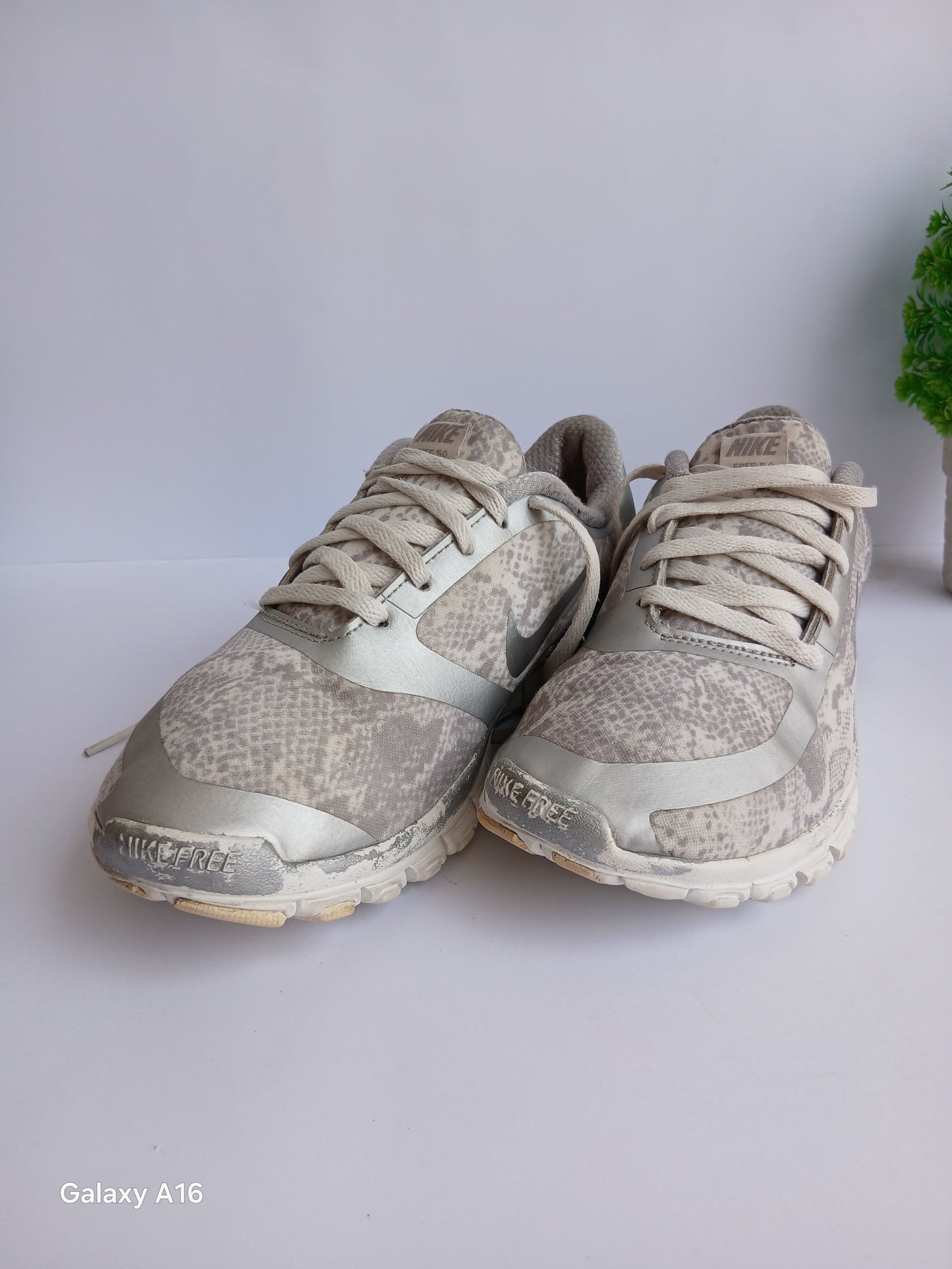 Nike Free 5.0 Shoe - EUR Size 40