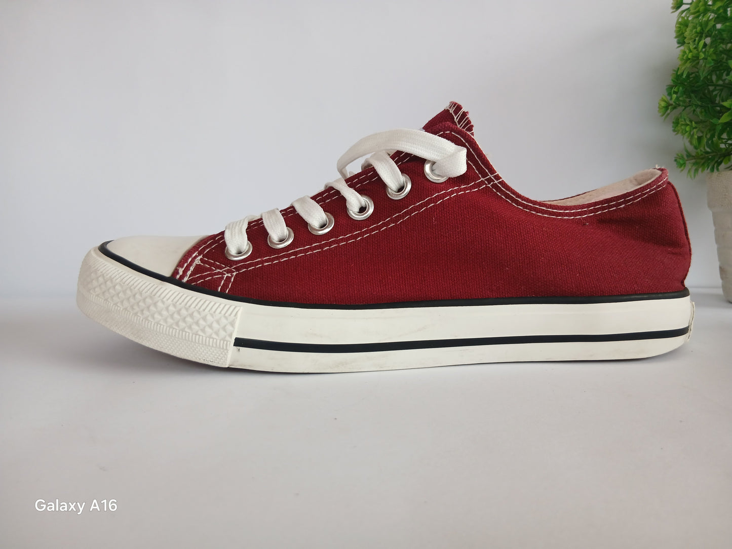 Kenneth Casual Sneakers - EUR Size 42