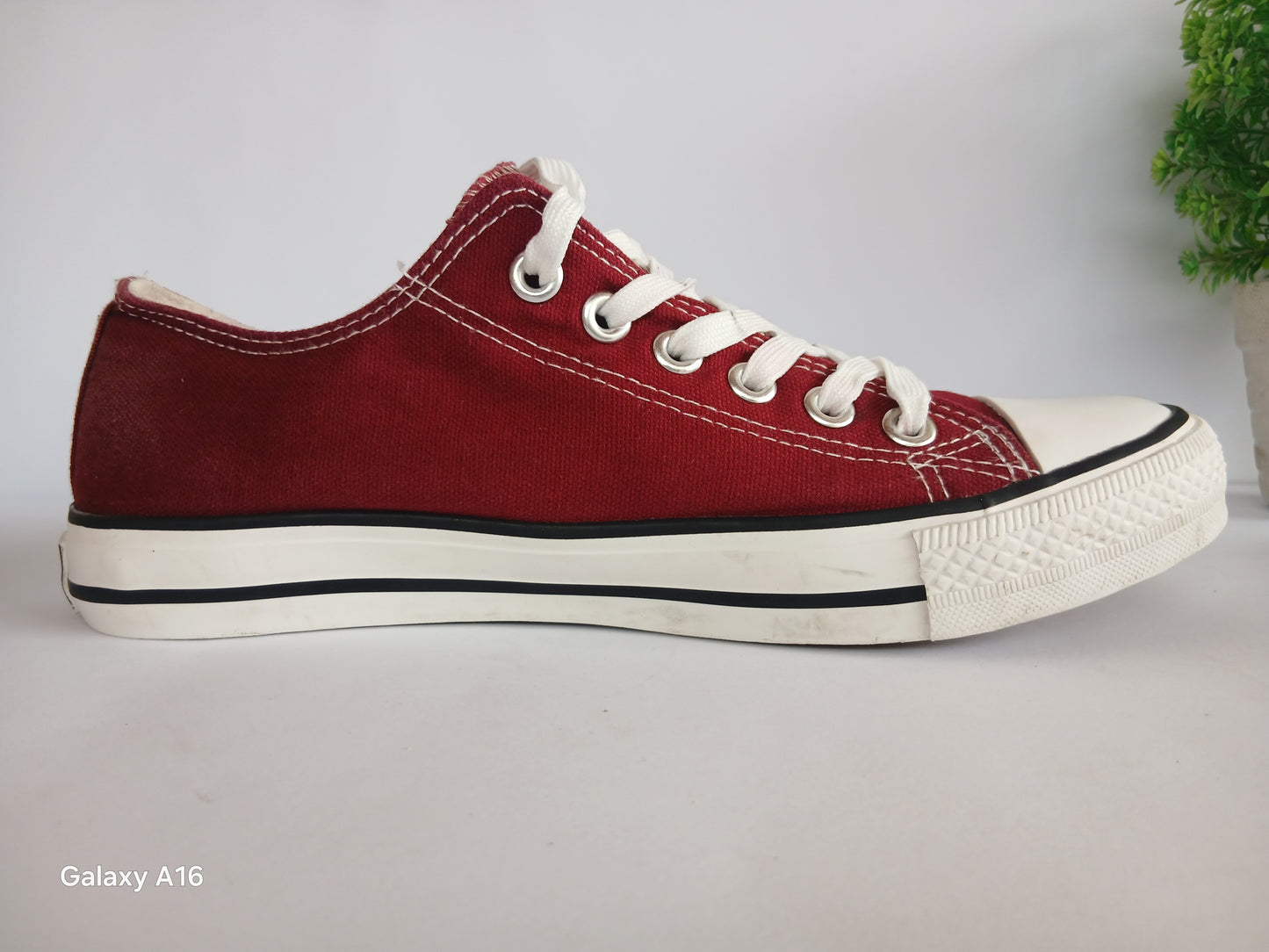 Kenneth Casual Sneakers - EUR Size 42