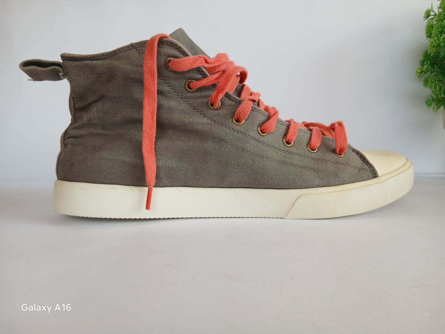 Super Groupies Shoe (with extra 3 Laces) - EUR Size 40.5