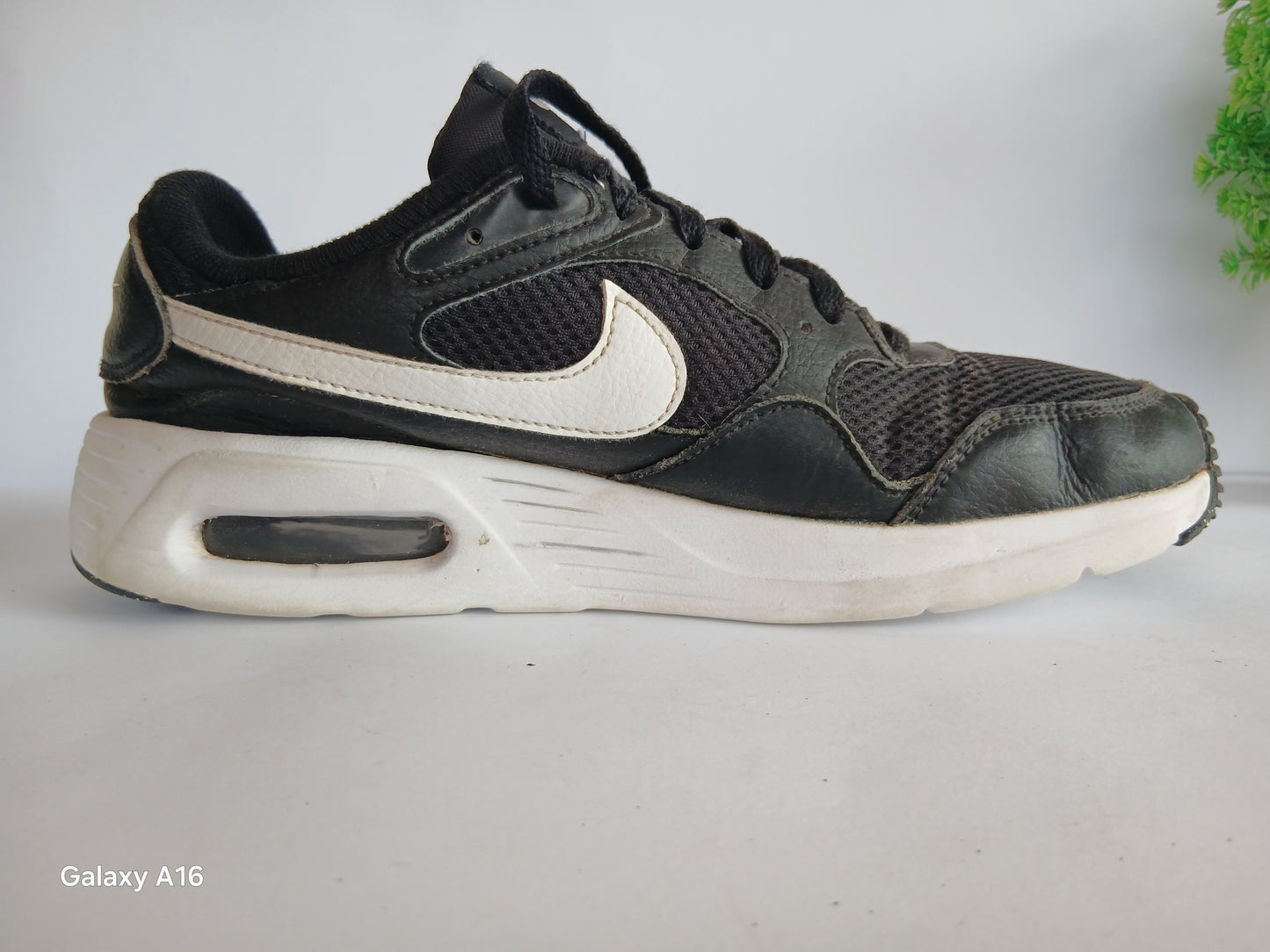 Nike Air Shoe - EUR Size 42