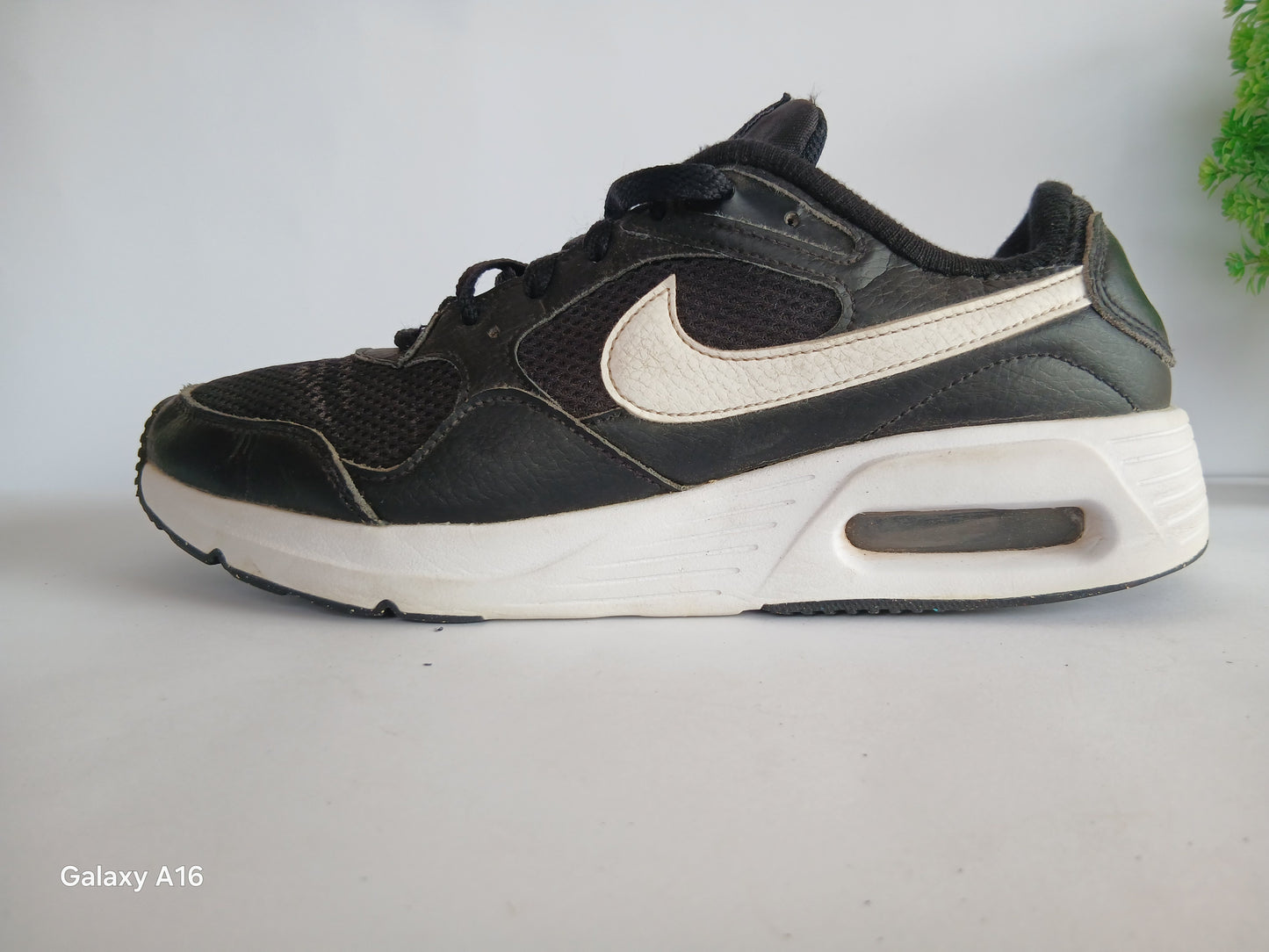 Nike Air Shoe - EUR Size 42